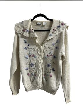 Sellecca VTG Embroidered Floral Knit Cardigan